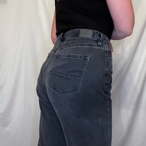 AE Relaxed Distressed Mom Jeans - Picture 6 of 6
